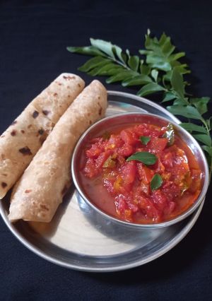 ટામેટા નું શાક (Tomato Shak Recipe In Gujarati) રેસીપી મુખ્ય ફોટો