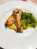 Salmone al forno, maionese al wasabi e asparagi