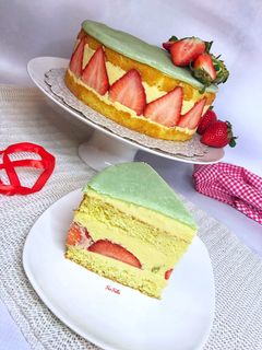 صورة لوصفة جنواز اللوز بالفراولة 🍓 Fraisier 🇫🇷