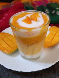 મેંગો લસ્સી (Mango Lassi Recipe In Gujarati) રેસીપી મુખ્ય ફોટો