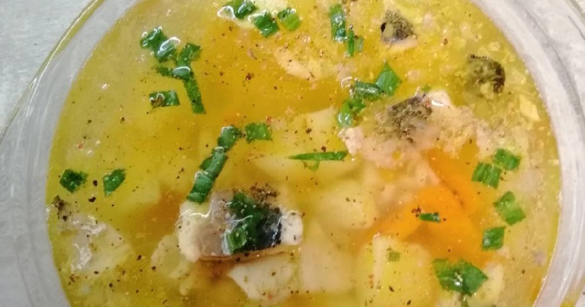 Рецепт супа из скумбрии в масле. Укропный суп из кефали. Рыбный суп из целой скумбрии. Уха из голов и хвостов скумбрии.