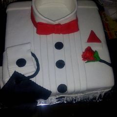 A picture of Cute packet shirt made with fondant icing.