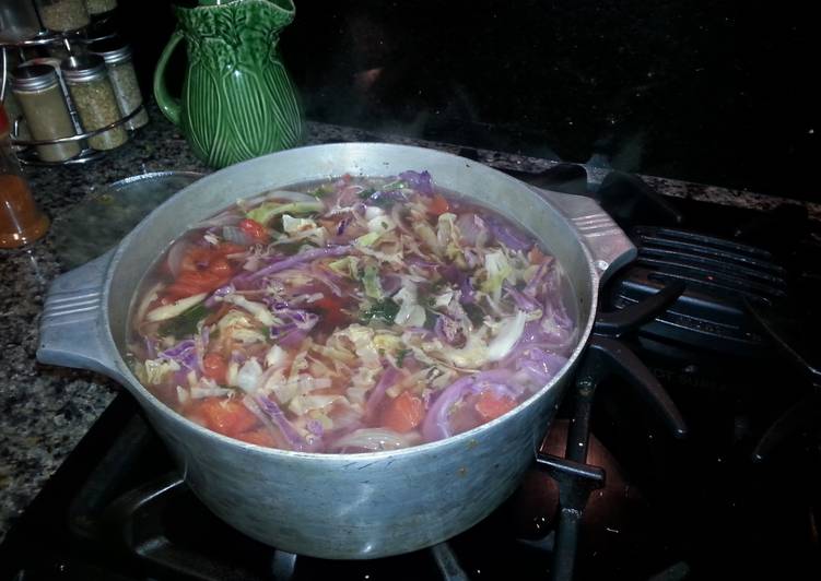 How to Prepare Ultimate Red and White Cabbage and Kale Soup