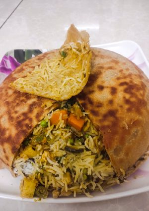 પરદા બિરયાની (Parda Biryani Recipe In Gujarati) રેસીપી મુખ્ય ફોટો
