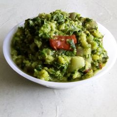 A picture of Methi (vendhaya keerai) moong dall kootu.
