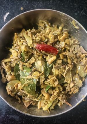 வாழைப்பூ பொரியல்(valaipoo poriyal recipe in tamil) செய்முறை முக்கிய புகைப்படம்