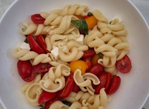 Foto di Fusilli bucati con feta e pomodorini in 15 minuti