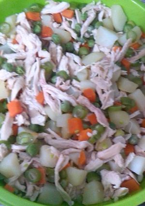 Una foto de Ensalada de papa con pollo