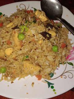 व्हेज पुलाव (veg pulav recipe in marathi) रेसिपी चे मुख्य फोटो