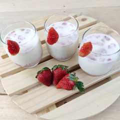 รูปของ Es Susu Stroberi Yakult