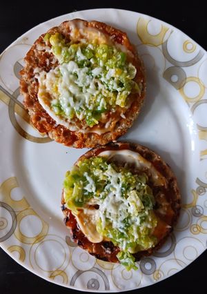 A picture of Mini jowar pizza bites.