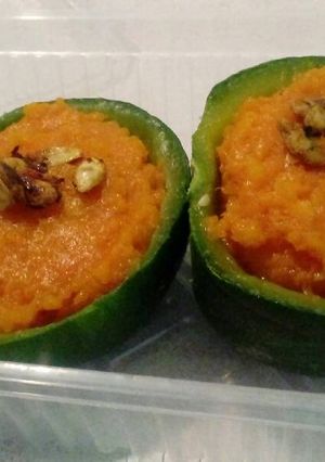 Una foto de Zapallitos rellenos con puré de calabaza y zanahoria y muzza