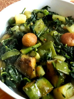 A picture of Mixed veg spinach curry(palong shaaker ghonto).