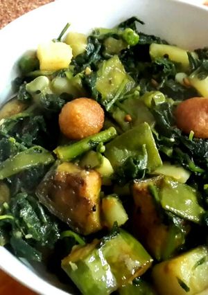 A picture of Mixed veg spinach curry(palong shaaker ghonto).