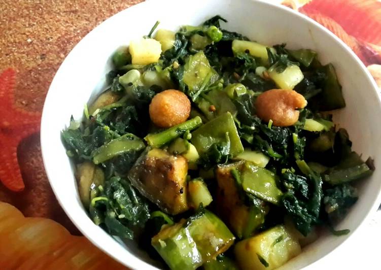 Recipe of Ultimate Mixed veg spinach curry(palong shaaker ghonto)