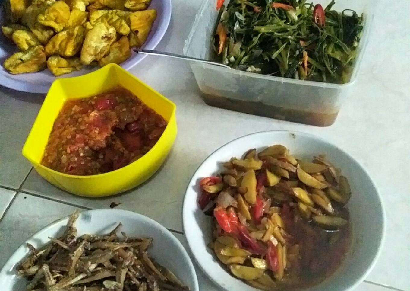 Nasi liwet Megicom khas sunda
