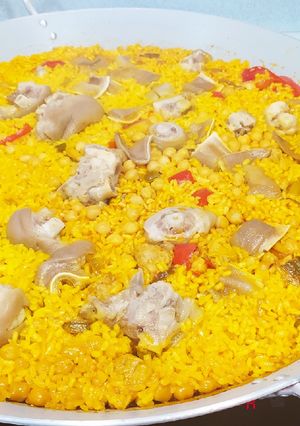Una foto de Arroz con oreja y pie de cerdo, el arroz típico de la zona