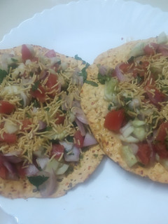 पापड़ चाट (Papad Chaat recipe in hindi) रेसिपी मुख्य फोटो