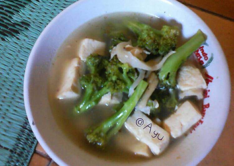 Bagaimana Menyiapkan Sup tahu brokoli yang Enak
