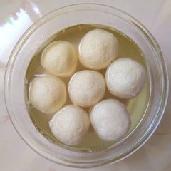 A picture of Rasogulla.