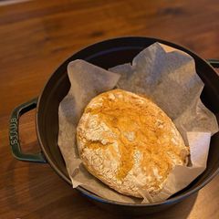 A picture of Dutch oven bread 🥖.