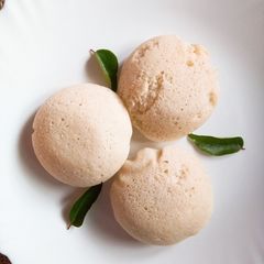 A picture of Kodo idli.