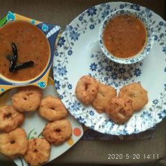 Sambhar Vada A picture of Sambhar Vada.