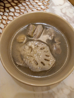蓮藕栗子燉排骨湯(低醣生酮餐)(家常好湯) 的食譜成品照片