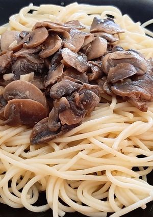 Foto de Esparguete com cogumelos salteados e limão