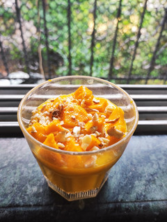 मैंगो मिल्क शेक (mango milkshake recipe in Hindi) रेसिपी मुख्य फोटो