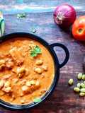 Pachai Mochai Kuzhambu/ Field Beans Gravy/ Vaal Beans Curry
