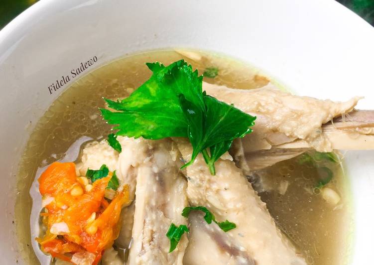 Bagaimana Menyiapkan Sop Ayam (Mirip) Pak Min Klaten Anti Gagal