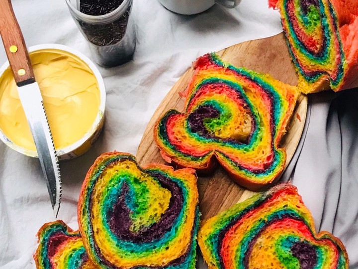 Cara Gampang Menyiapkan Roti Tawar Rainbow, Enak
