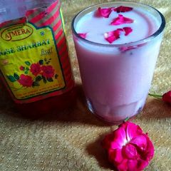 A picture of RoseMilkshake.