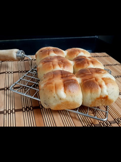 A picture of Hot cross bun.