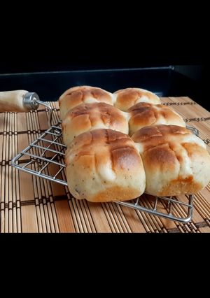 A picture of Hot cross bun.