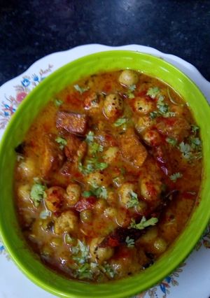 A picture of Makhana matar paneer ki sabjee.