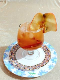 સફરજન શીકંજી (Apple Shikanji Recipe In Gujarati) રેસીપી મુખ્ય ફોટો