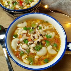 A picture of Black Eye Bean Soup.