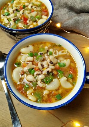 A picture of Black Eye Bean Soup.