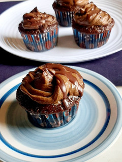 Una foto de Cupcakes de chocolate rellenos
