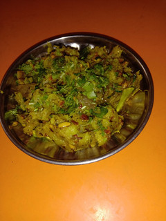 શાહી કાચા કેળા ની ખીચડી રેસીપી મુખ્ય ફોટો