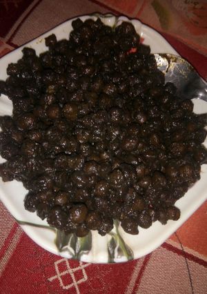 A picture of Dry black chana.