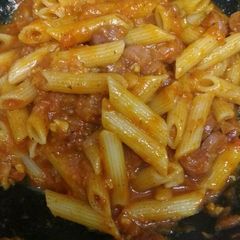 A picture of Easy red sauce pasta.