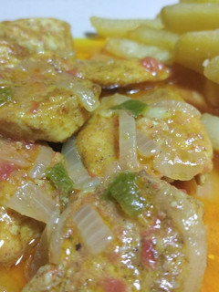 Una foto de Pollo oriental con patatas