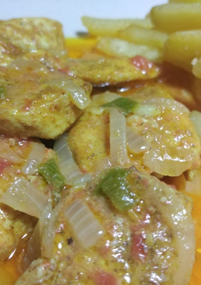 Una foto de Pollo oriental con patatas