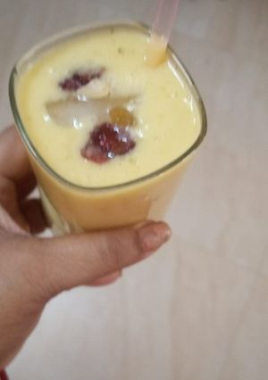 A picture of Milk Mango mango shake Mastani.