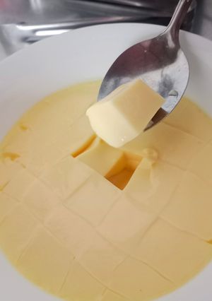 Una foto de Flan de huevo coreano, Gyeran-jjim (계란찜) o Flan salado o huevo al vapor
