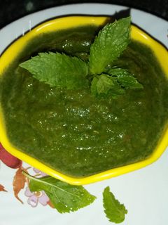 पुदीना चटनी (Pudina Chutney Recipe in Hindi) रेसिपी मुख्य फोटो
