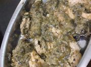 Una foto de pechuga de pollo a la cacerola
